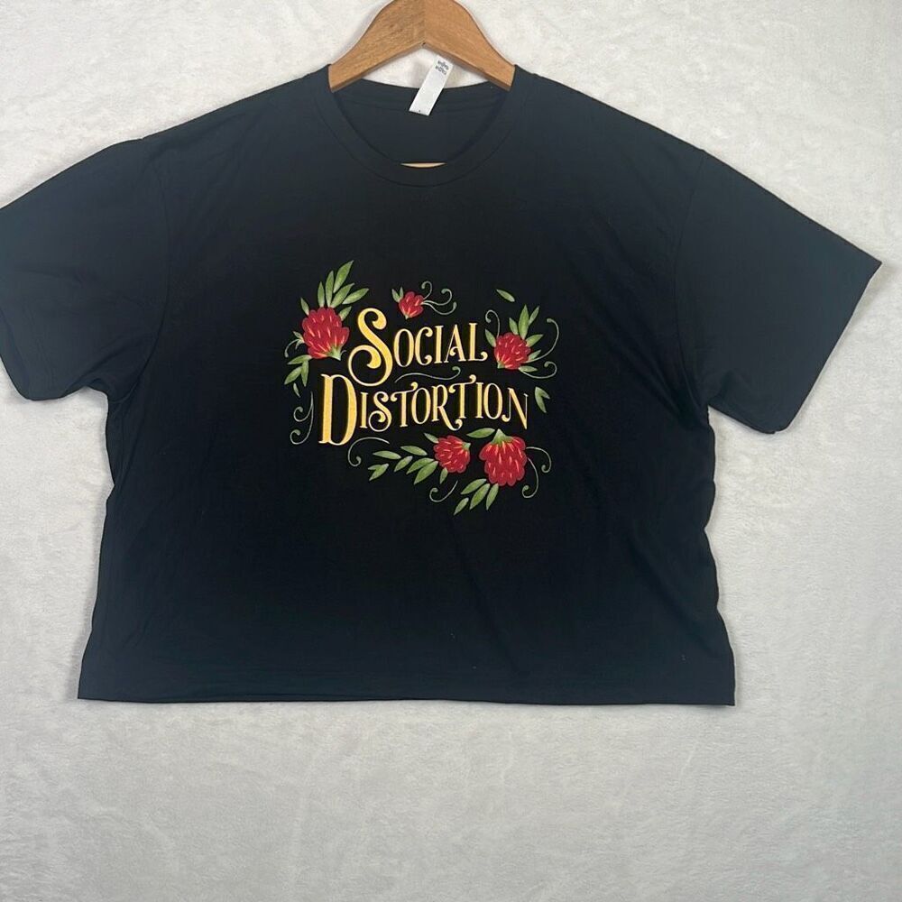 Social Distortion concert release black floral‎ women crop top T-shirt women Med